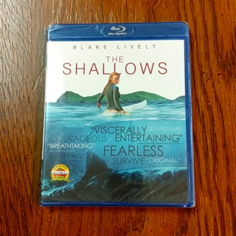 The SHALLOWS FEAT BLAKE LIVELY DVD MOVIE